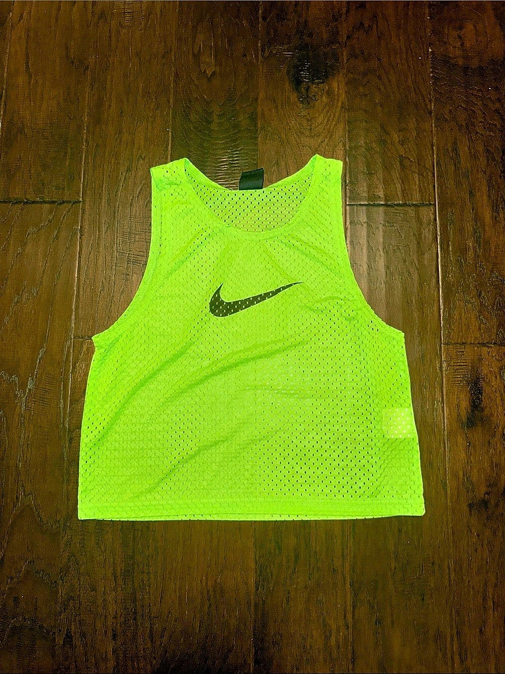 Nike Dri-FIT Crop Tank Top in Green Size Small